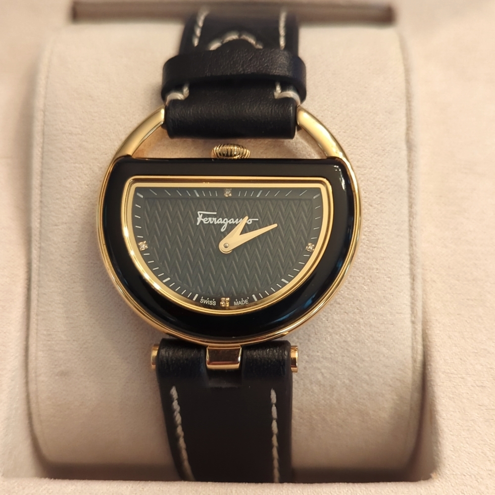 COPY - Like New Salvatore Ferragamo Ladies Watch